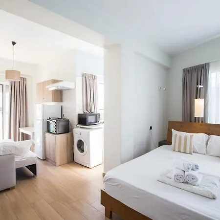 Theo Aparthotel *