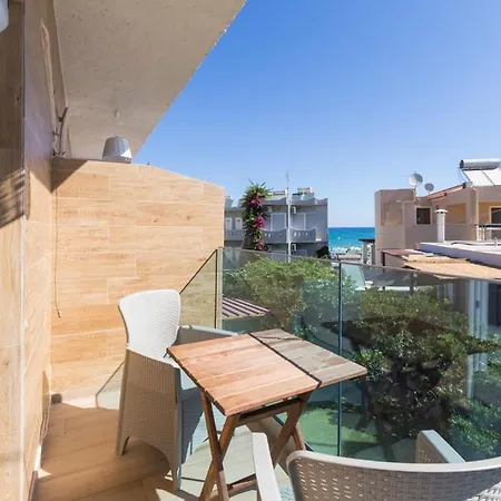 Aparthotel Theo 4*